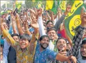  ?? SANJEEV SHARMA/HT ?? Jannayak Janta Party supporters celebratin­g party’s performanc­e in Shahbad on Thursday.