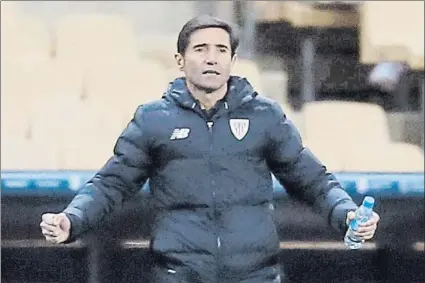  ?? FOTO: EFE ?? Marcelino
El entrenador asturiano, en la final de la Supercopa ante el Barça jugada en La Cartuja de Sevilla