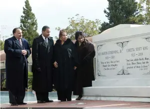  ?? (AP Photo/W.A. Harewood, File) ?? The children of the Rev. Martin Luther King Jr. and Coretta Scott King, from left, Martin Luther King Jr. III, Dexter King, Yolanda King and Bernice King stand next to a new crypt dedicated to their parents in Atlanta on Nov. 20, 2006.