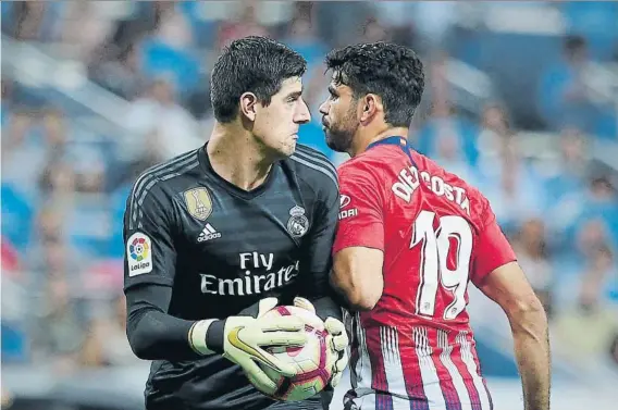  ?? FOTO: GETTY ?? Courtois fue clave para el Real Madrid ya que evitó dos goles cantados en la primera mitad de un derbi igualado en el Bernabéu que acabó sin goles