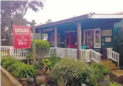  ?? JACKIE BURRELL/STAFF PHOTOS ?? The Ulupalakua Ranch Grill across the street from MauiWine serves ranch-raised elk, lamb and beef burgers.