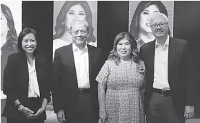  ?? ?? FROM left: GMA Public Affairs First Vice President Nessa Valdellon GMA Network President and COO Gilberto R. Duavit Jr., Jessica Soho, and GMA Network Executive Vice President and CFO Felipe S. Yalong.