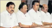  ?? PTI ?? Tamil Nadu CM Edappadi K Palaniswam­i (L) during a meeting with ministers and senior leaders in Chennai on Thursday.