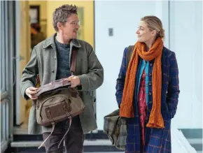  ??  ?? Greta Gerwig con Ethan Hawke in in sala dal 30 giugno.