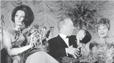  ??  ?? Preisträge­r 1962: Sophia Loren, Heinz Rühmann und Liselotte Pulver.