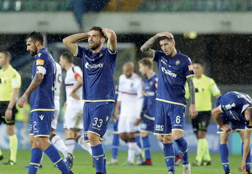  ??  ?? Verona La squadra di Fabio Grosso attualment­e ai margini della zona playoff con 19 punti - deve affrontare quattro esami davvero complicati per rimarcare il proprio diritto a puntare alla promozione in serie A: prima la sfida con il Pescara, poi il Benevento e il Cittadella, infine il Foggia a chiudere il cerchio