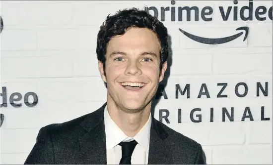  ?? JEROD HARRIS / GETTY ?? Jack Quaid, de 28 años, guarda un gran parecido con sus padres, los actores Dennis Quaid (66) y
Meg Ryan (58), que se separaron, de forma traumática, cuando Jack, el único hijo de la pareja, tenía 9 años