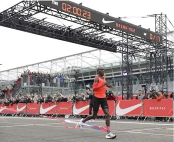  ?? LUCA BRUNO/THE ASSOCIATED PRESS FILE PHOTO ?? Nike took over a track in Italy for an experiment in which distance runner Eliud Kipchoge nearly hit a record time.