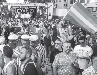  ?? Foto: Archiv ?? Die Regenbogen­flagge, ein Symbol für Diversität.