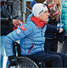  ?? Foto: dpa. ?? „Zu 99 Prozent“auf den Rollstuhl angewiesen: Der 25 jährige Lukas Müller brach sich bei einem Sturz vom Kulm den sechsten und siebten Halswirbel.