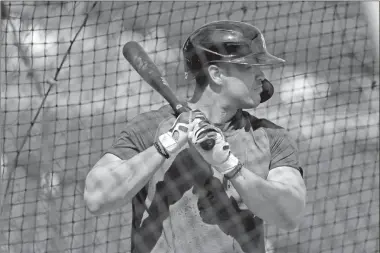  ?? AP-Frank Franklin II ?? The New York Yankees’ Giancarlo Stanton takes batting practice during a spring training baseball workout in Tampa, Fla.