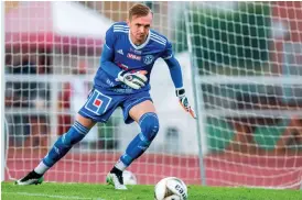  ?? Bild: SEBASTIAN LAMOTTE ?? SENT AVGÖRANDE. Craig Stephenson stod för flera högkvalita­tiva räddningar mot Örebro Syrianska, men förmådde inte att hindra gästerna från att avgöra i den 92:a minuten.