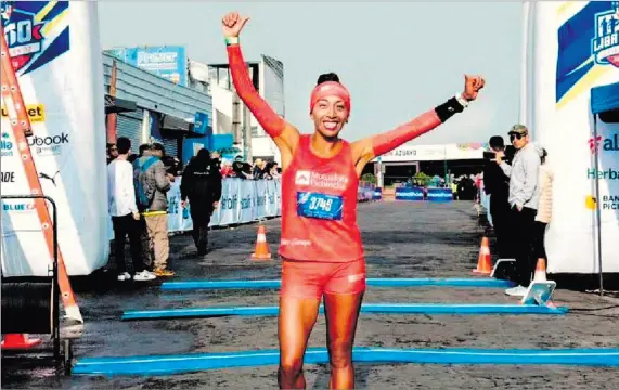  ?? CORTESÍA ?? Objetivo. La celebració­n de la maratonist­a tricolor Mary Granja tras cruzar la meta en Sevilla y alcanzar la marca que le permitió clasificar a los Juegos Olímpicos París 2024.