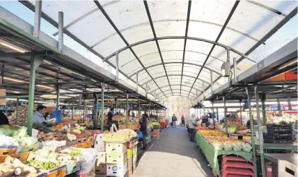  ??  ?? The outdoor Bull Ring Market where empty stalls are increasing in number