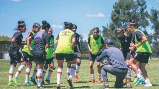  ?? / @Santa Fe ?? Santa Fe empezó su preparació­n para la Copa Libertador­es desde el 15 de enero. En total viajaron 20 jugadoras para el torneo que empieza hoy.