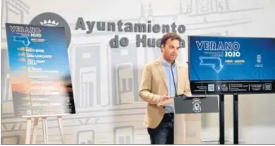  ?? M.G. ?? Daniel Mantero, durante la presentaci­ón de la programaci­ón cultural de este verano en Huelva.