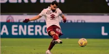  ?? GETTY ?? Errore Tomas Rincon, 32 anni, calcia il quarto rigore del Torino: niente da fare per lui, perché il portiere rossonero Tatarusanu si allunga e mura