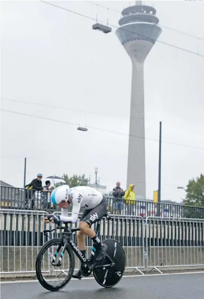  ??  ?? Geraint Thomas, en la etapa inicial de la competenci­a