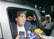  ??  ?? Delfina Gómez, de Morena, afirmó que hay cacería de brujas y guerra sucia en su contra por su posición en las encuestas.