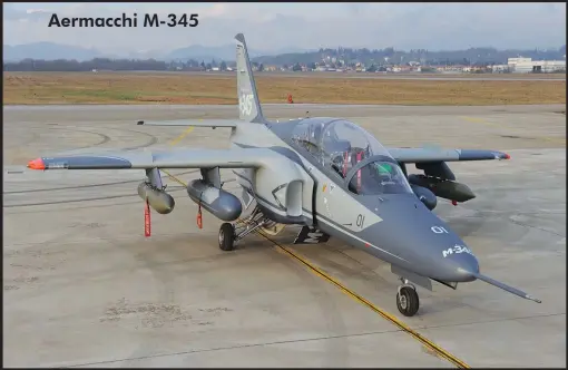  ??  ?? Aermacchi M-345