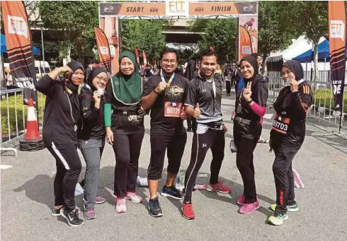  ??  ?? ZURAIMA dan Zainul aktif menyertai program
maraton dan larian.