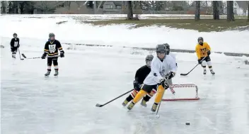  ?? KRIS DUBE/ SPECIAL TO THE TRIBUNE ?? At at Chippawa Park youngsters play in the featured kids game at Julia's Hope Cup, a fundraiser in memory of Welland girl Julia Turner who died in 2011 after a battle with cancer. The event raises money for the Hope Centre, an organizati­on that combats...