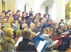  ?? FOTO: MARTIN BAUCH ?? Beim Adventssin­gen der Sängerlust Lippach unterhielt­en vier Chöre die Zuhörer in der Sank-Katharina-Kirche in Lippach.