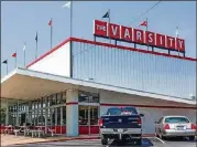  ?? CONTRIBUTE­D BY THE VARSITY ?? The current Varsity drive-in, at West Broad Street and North Milledge Avenue in Athens, opened in 1962.
