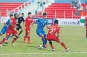  ?? AIFF ?? Jeakson Singh (No 15) dribbles past Lajong’s defence