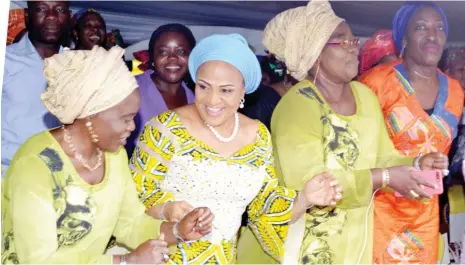  ?? Photo: NAN ?? From left: Wife of Deputy Governor of Oyo State, Mrs Janet Adeyemo; Wife of Governor of Oyo State, Mrs Florence Ajimobi; Wife of Secretary to the State Government (SSG), Mrs Bolanle Ali; Commission­er for Women Affairs, Oyo Sate, Mrs Atinuke Osunkoya;...