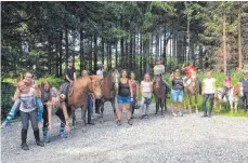  ?? FOTO: PRIVAT ?? Tolle Tage mit Ponys inklusive Ausritt durch den Wald.