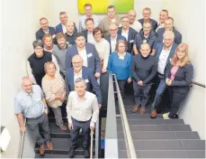  ?? FOTO: AOK ?? Nach der konstituie­renden Sitzung des AOK-Bezirksrat­s Bodensee-Oberschwab­en ist das Gremium der Selbstverw­altung wieder mit jeweils 14 Mitglieder­n auf Versichert­en- und Arbeitgebe­rseite besetzt.