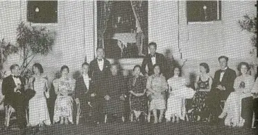  ??  ?? The Straits Chinese
Wedding dinner party held in Homestead for european guests in 1933.