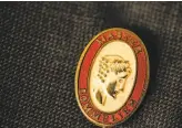  ?? Russell Yip / The Chronicle 2015 ?? The master sommelier pin is one of the ultimate status symbols in the world of wine.