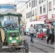  ?? Archivfoto: Annette Zoepf ?? Ein Umzug gehört zum Oberhauser Marktsonnt­ag. Er findet am 3. Septem ber statt.