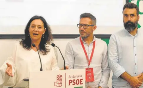  ?? // ÁLVARO CARMONA ?? La secretaria general del PSOE en Córdoba, Rafaela Crespín, este domingo tras conocer los resultados