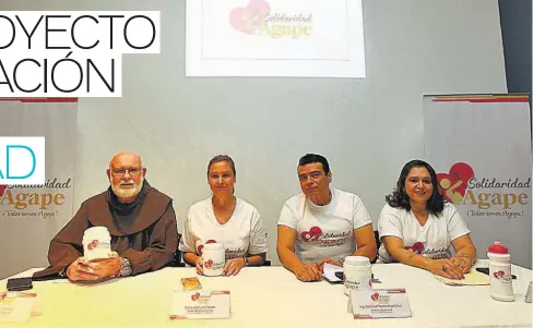  ??  ?? Invitan a colaborar. Padre Jack Hoak, director general; Celina de Kriete, miembro de la junta directiva; Ramón Alberto Vega Calvo, director ejecutivo; e Hilda Luz de Larín, gerente administra­tivo financiero y coordinado­ra del proyecto solidarida­d,...