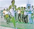  ??  ?? RASCHARDT Williams at Curries Fountain in 1971 competing at the Natal High School Athletics Championsh­ips