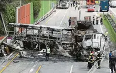  ?? Foto: Michal Šula, MAFRA ?? Nebezpečný
Nehody přitahuje především Pražský okruh. Jako loni, kdy 2. května boural vězeňský autobus s tankem.