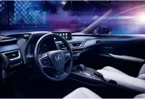  ??  ?? Lexus UX deler drivline og platform med Toyota C-HR, og fås som hybrid i Danmark.