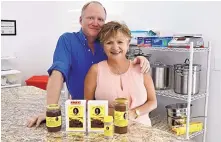  ?? ANTONIO SANCHEZ/RIO RANCHO OBSERVER ?? Alan and Paula Porter recently launched Paulita’s New Mexico, a home-based business selling New Mexican sauces based on dehydrated chile.