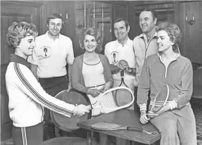  ??  ?? From left, Mr. and Mrs. Don Kessinger, Mr. and Mrs. William B. Tanner and Mr. and Mrs. DeWitt Shy talk racquetbal­l at the Racquet Club of Memphis on 6 Dec 1975. They were attending a brunch and the topic of conversati­on was the upcoming William B. Tanner Pro-Am Racquetbal­l championsh­ip. BARNEY SELLERS / THE COMMERCIAL APPEAL