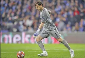  ??  ?? Iker Casillas sluit een terugkeer op de Europese velden niet uit. (Foto: AD)