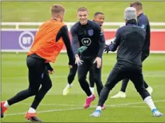  ??  ?? FIJO.
Trippier en un entrenamie­nto con la selección inglesa.