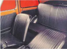  ?? FOTO: FIAT ?? Im Fond des historisch­en Fiat 500 reicht der Platz zumindest für die kleinen Passagiere.