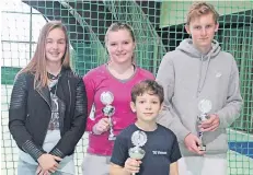  ?? FOTO: TG WALDNIEL ?? Ein Teil der erfolgreic­hen Waldnieler Tennistale­nte: (v.l.) Gina Jakobs, Jule von der Forst, Leonardo Giannetti und Mats von der Forst.