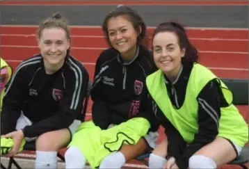  ??  ?? McKenna Davidson (centre) on the bench in Kilkenny last week with Becky Conroy and Becky Cassin.