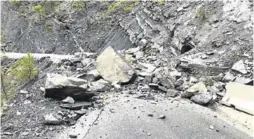  ?? DIPUTACIÓN PROVINCIAL DE HUESCA ?? El desprendim­iento de rocas y tierra provocó el cierre de la vía