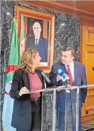  ?? // ABC ?? Teresa Ribera, con el ministro argelino de Energía, Mohamed Arkab