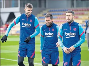  ??  ?? Los jugadores del Barcelona se reunieron en casa de Leo para unir fuerzas de cara a final de curso.